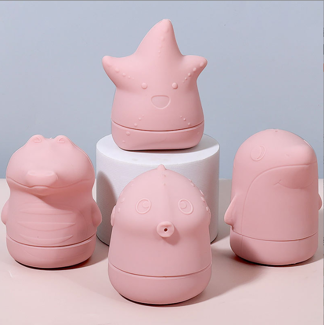 Amazon new silicone baby bath toy astronaut flying saucer cartoon water play toddler bath toy