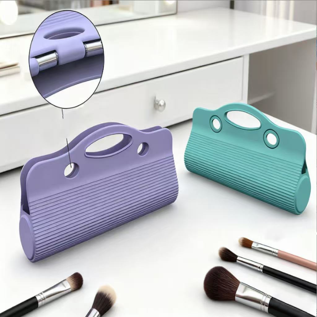 Cross-border new silicone cosmetic bag handheld coin purse waterproof and dustproof travel makeup tool brush storage bag