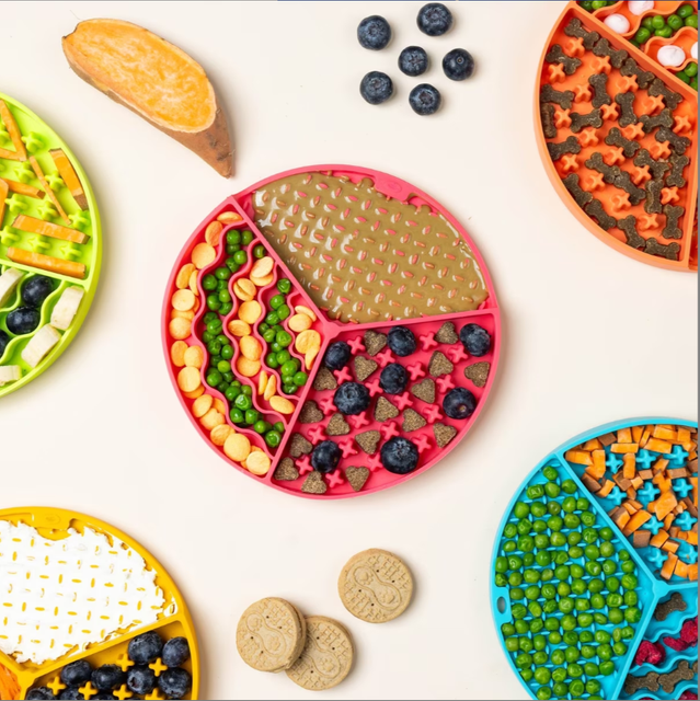 3-Compartment Silicone Lick Mat for Anxiety Relief And Intelligence - Food-Grade Partitioned Lick Mat, Wet Food And Training Sections, Slow-Feeding Lick Mat - Multi-Texture Silicone Pet Lick Mat, Pet 
