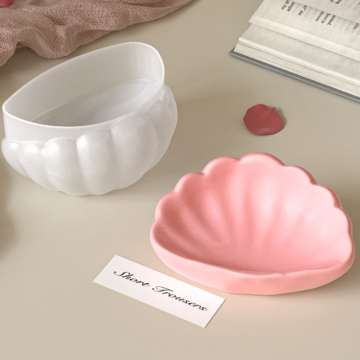 Cross-border new resin silicone mold DIY heart-shaped shell storage box candle cup decoration plaster mold