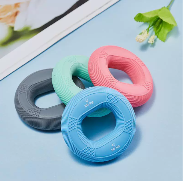 Striped Silicone Dual-Resistance Hand Grip Trainer for Men, Arm Muscle Training Grip Ball