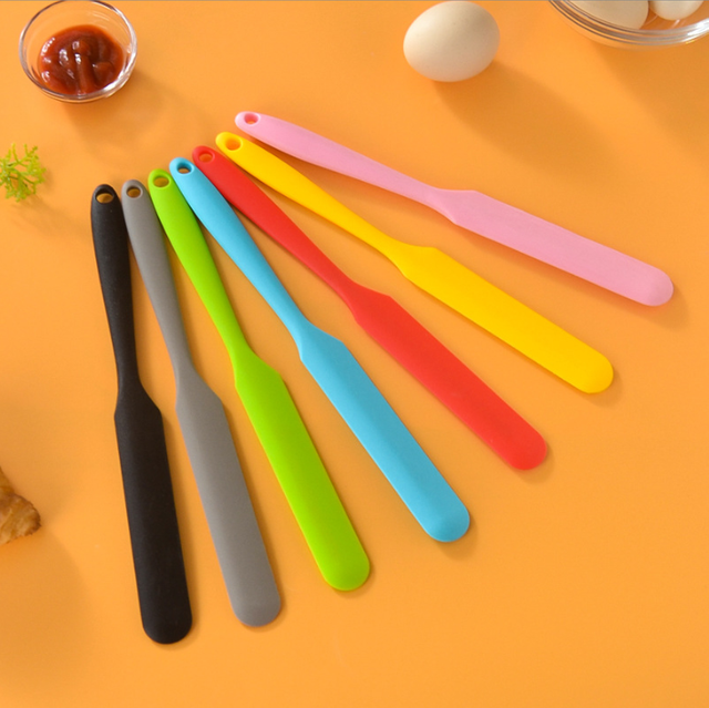 Silicone scraper, fully wrapped, integrated design, small long cake spreading knife for jam, cheese, butter, salad, and mixing