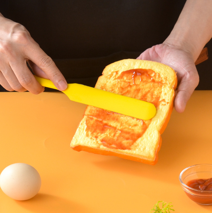 Silicone scraper, fully wrapped, integrated design, small long cake spreading knife for jam, cheese, butter, salad, and mixing